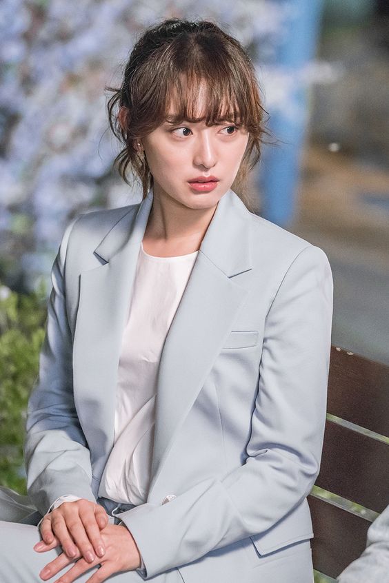 法华寺|职场新人约会、求职面试着装指南，韩剧《三流之路》金智媛已经为你示范，照这样组衣柜绝对事业爱情两丰收