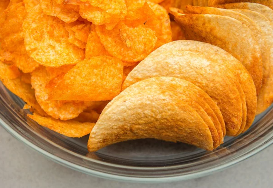 坚果|人一生要吃进一吨油！这5种隐藏的高油食物，把你推进肥胖的深渊 。