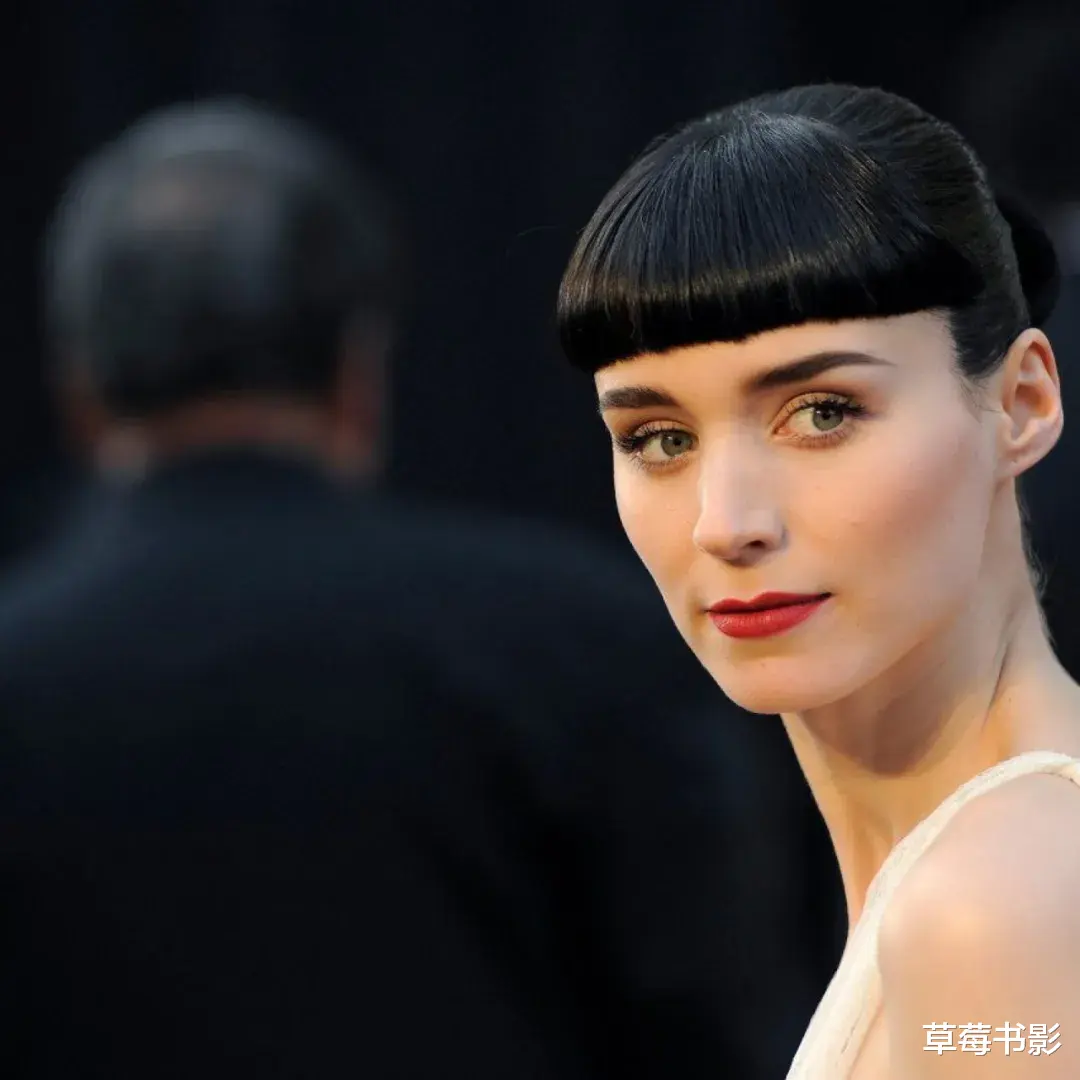 肖战|她要出演奥黛丽赫本！网友们吵翻了：她不配！