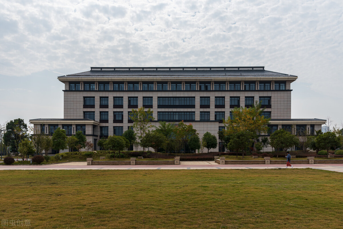 贵阳|通知：贵阳两所学校招384人应届生，6月10日开始报名申请