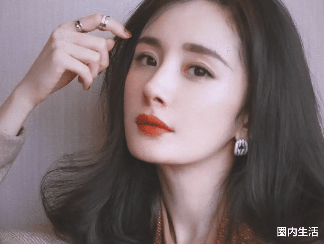 龚俊|王一博龚俊的料？这两人如今为竞争对手，背后是一个后台！