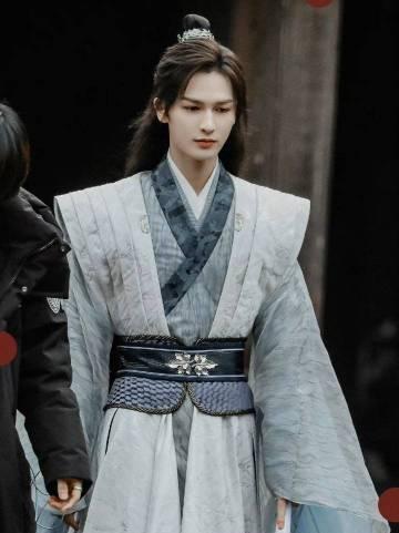 异域|彭小苒又迎来一部大女主剧，异域风格造型不输东宫，网友直呼好看