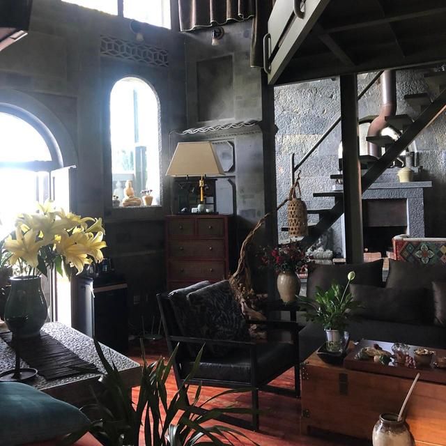 杨丽萍|63岁杨丽萍在大理的豪宅火了，网友：这生活，简直就是人间理想！