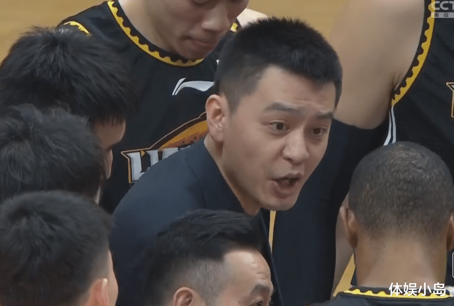 吴前|吴前被“打”火了！防守人7分钟5次犯规，三分球5中5得22分