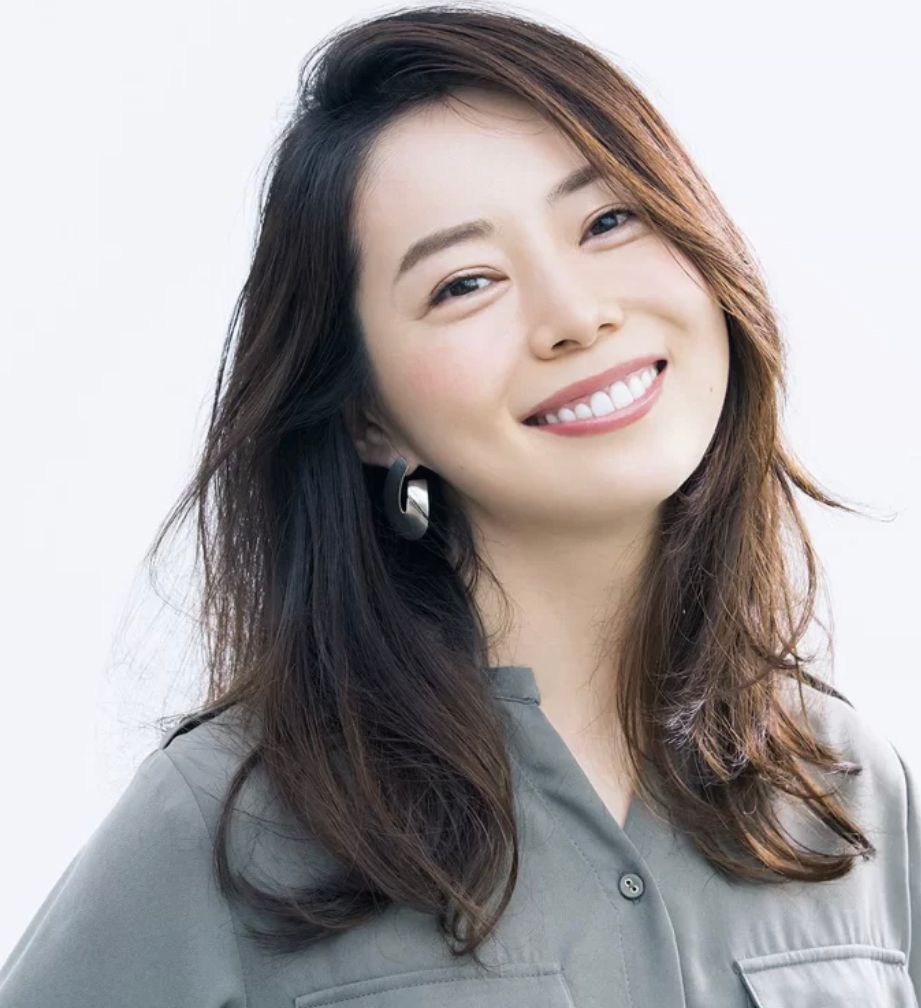 发型 女人到了50岁发型决定气质，3款“大妈发型”要记得避开，太显老