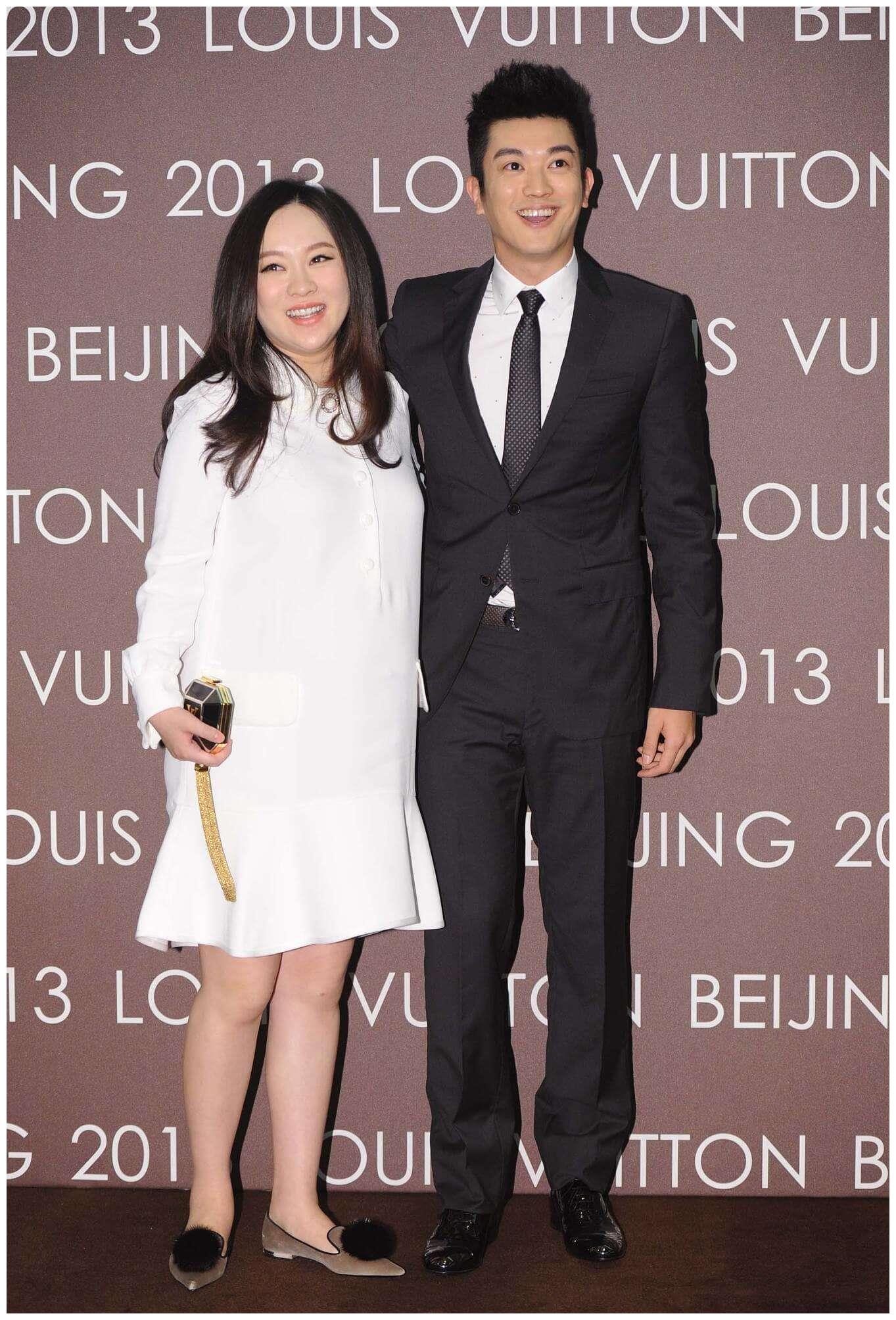 周慧敏 55岁周慧敏惊艳了时光！出道30年还宛如少女，太不公平了！