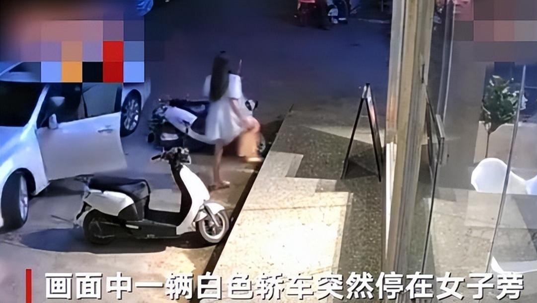 ?女孩深夜回家，被一男子暴力拖入车内！女孩：不是第一次了