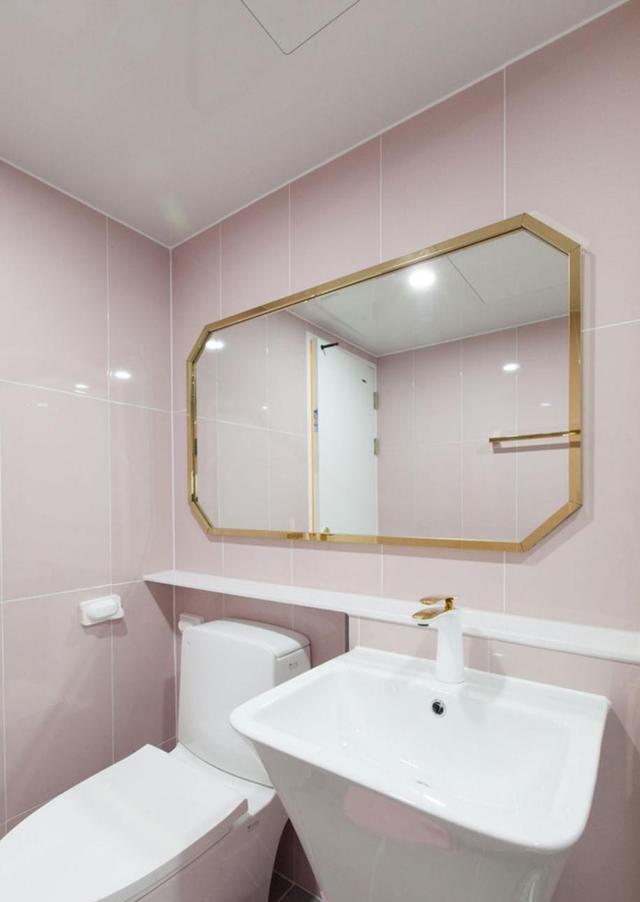 180顶楼买得值当,客厅挑空4.5米大而不空,还送一层阁楼