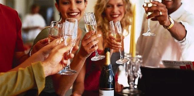 低头族|中国那么多低头族，为什么美国人却不喜欢玩手机？看完恍然大悟