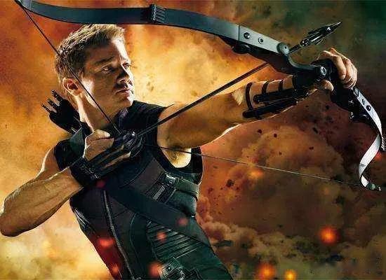 杰瑞米·雷纳|“鹰眼”铲雪遭碾急送医!重伤真相曝光,网友大赞:剧外也是英雄