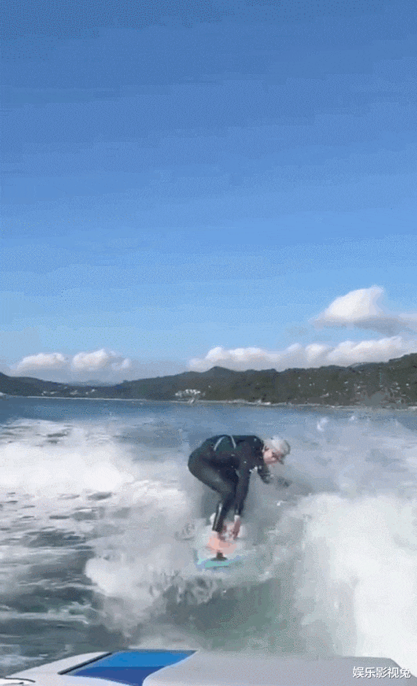 周星驰|周星驰《功夫》背后的故事,跟4个人决裂,冯小刚嘲讽周星驰为人