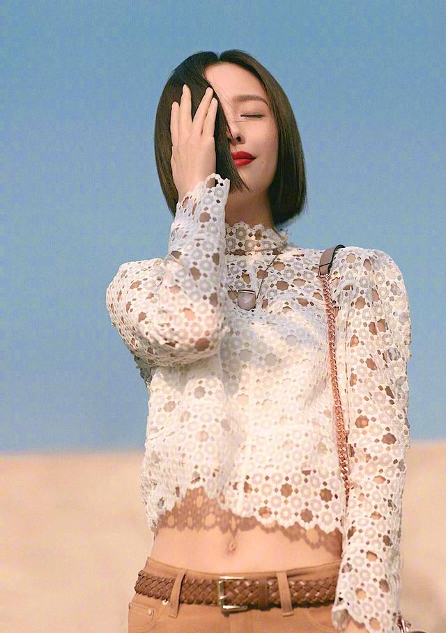 佟丽娅|回到单身的佟丽娅,最大的变化是衣着打扮,更有吸引力吗?