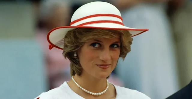 疯狂|《王冠》重现戴安娜的“复仇访谈”，为何不能再播出？