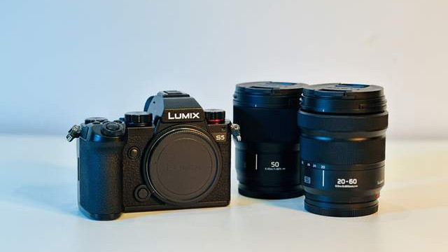 相机|1.2万松下S5微单开箱，双镜头组合，性价比最高全画幅相机？