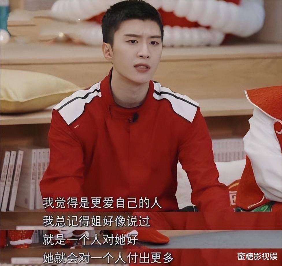 贾玲|弹幕嗑疯了！范丞丞心疼贾玲的眼神、和那句执迷不悟的质问，好暖