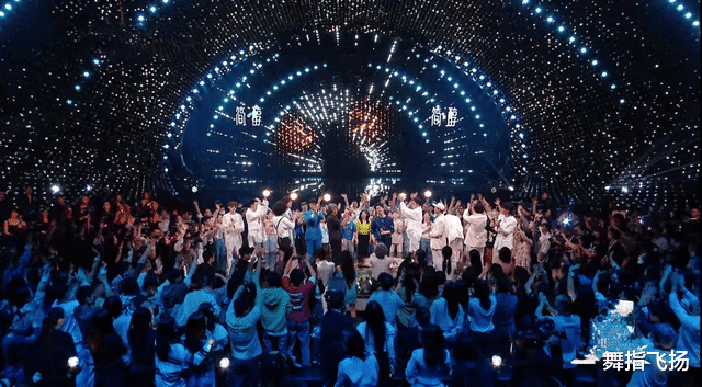 李健|《声生不息》李健夺奖发表感言，“千千阙歌”大合唱，叶倩文、Lam深情对望