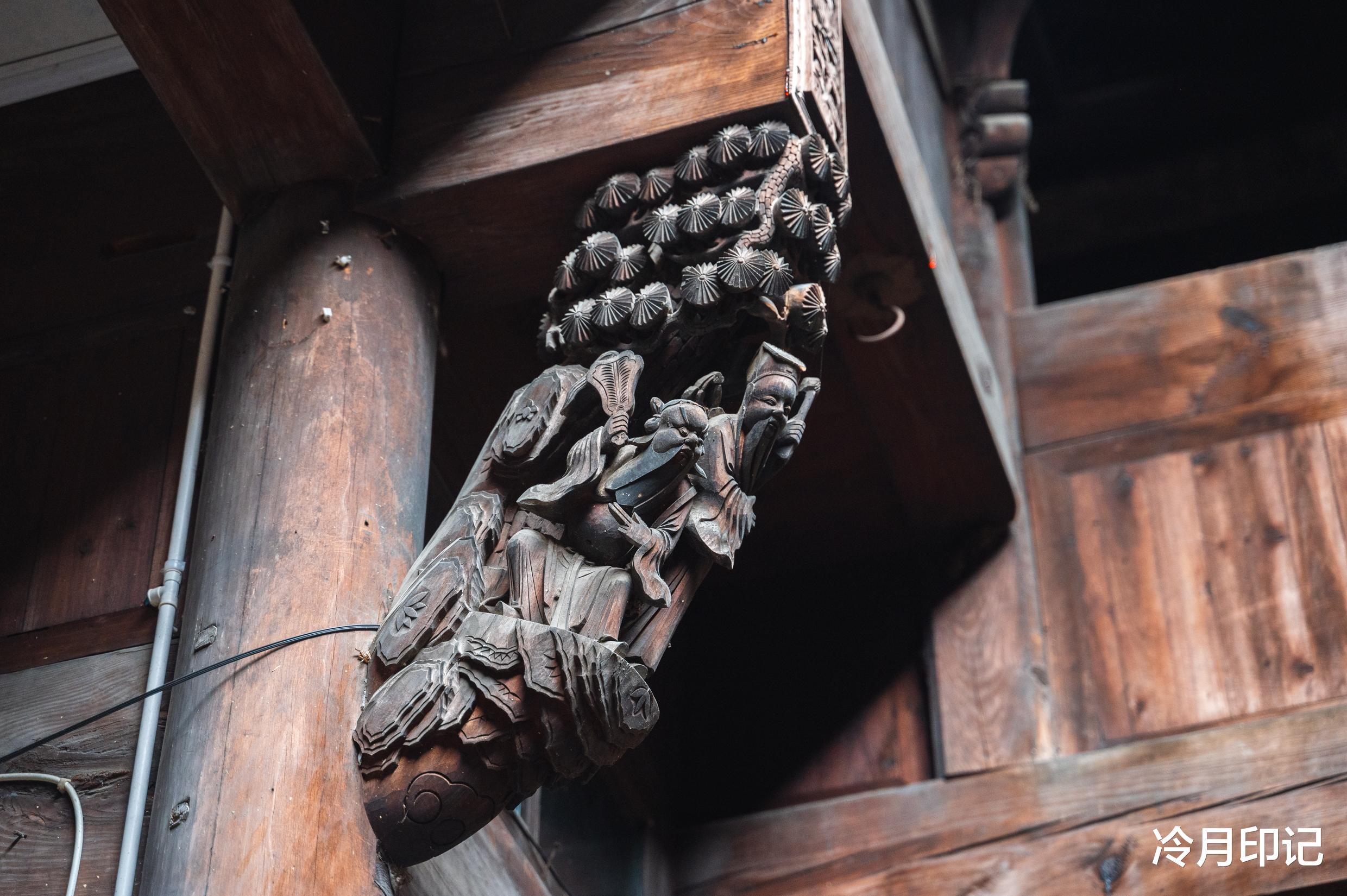 旅行者|歙县千年古村瞻淇村,现存明清古建筑100多幢,嬉鱼灯传承了800年