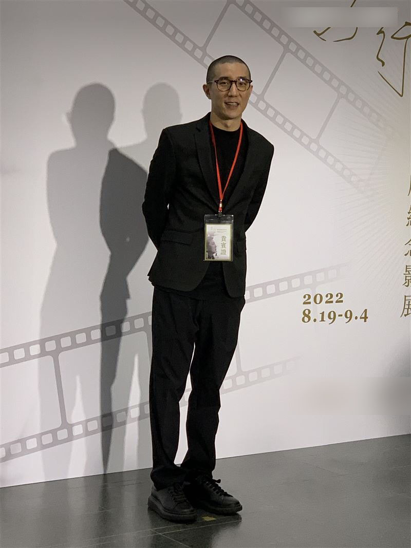 黄嘉乐|39岁房祖名公开露面，与妹妹一样留着寸头，罕谈成龙林凤娇爱情