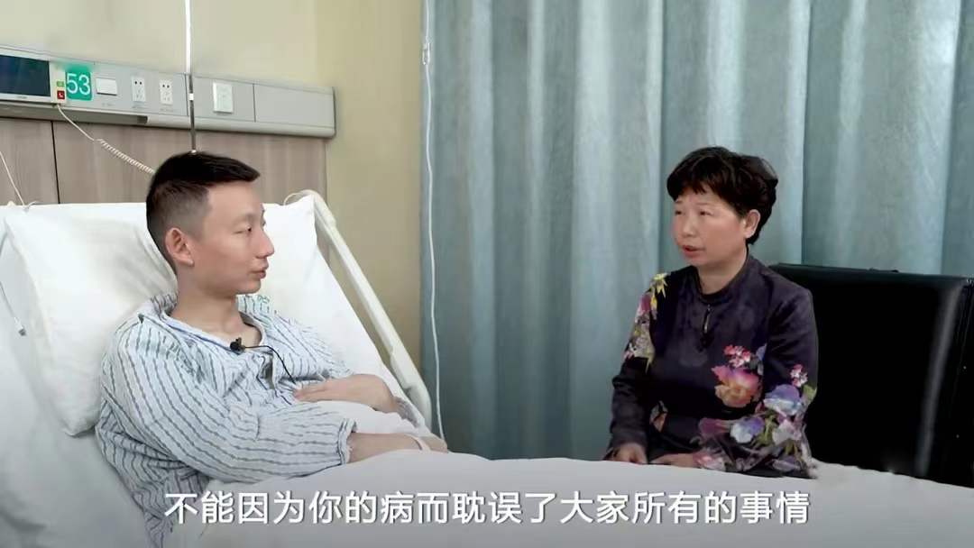 杜新枝|杜新枝又跳出来了,怀念姚策,发郭威图片,责怪许敏放任姚策喝酒