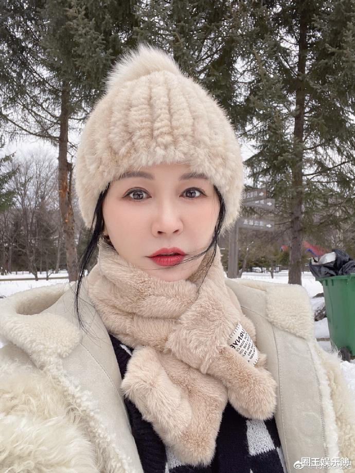 陈冰|富太太的54岁！陈冰妈妈近照似少女， 丈夫身价几十亿就是不一样