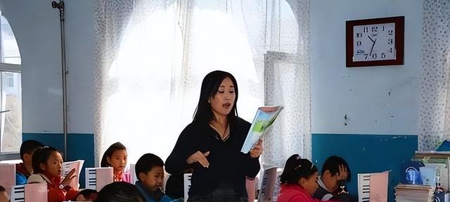 内卷|社区招聘也内卷了?没编制没待遇也遭疯抢!究竟图个啥?