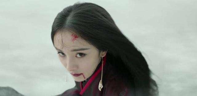 《狐妖小红娘》杨幂造型获赞,有颜值,有气场,浓颜系妆容很适合杨幂