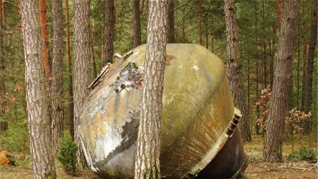 外星人乱扔垃圾？荷兰一处山林中发现未知物体，外星人的存在被实锤！