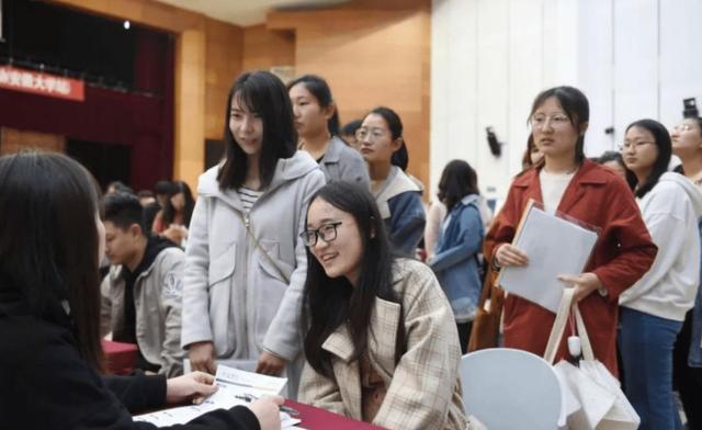 本科生|本科生“喜从天降”，又一军工企业公开招聘，入职年薪15万起步