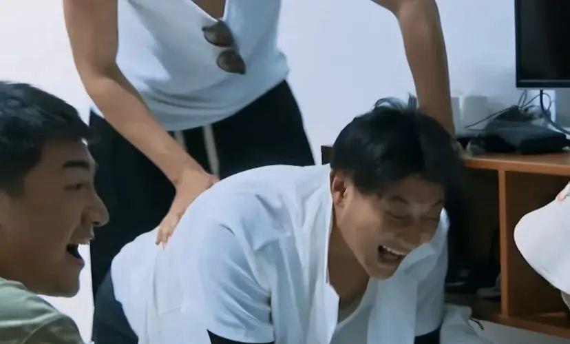 岳云鹏|小八卦，黄子韬，岳云鹏，吉娜，黄小蕾，李现