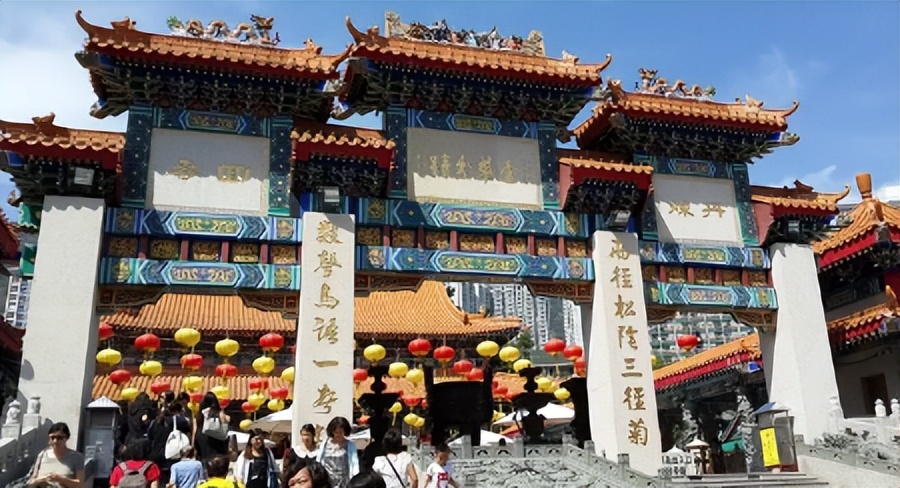 尼姑开豪车住别墅,和2个和尚结婚,被捕时屋里有黑丝假发