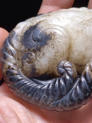 和田玉籽料|元 和田玉籽料 脂白玉 黑漆 独角兽 瑞兽 摆件 纸镇 把件