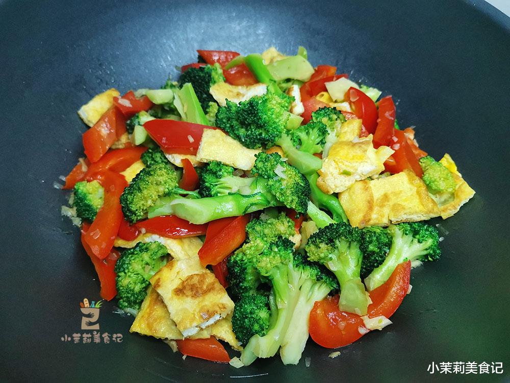 “眼睛”喜欢这4菜，老人小孩每天吃一把，护眼明目，早吃早受益