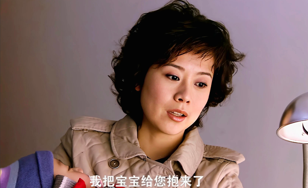 双面胶|?把《双面胶》和杨子珊新剧对比，发现女人遇到好婆婆，真不一样