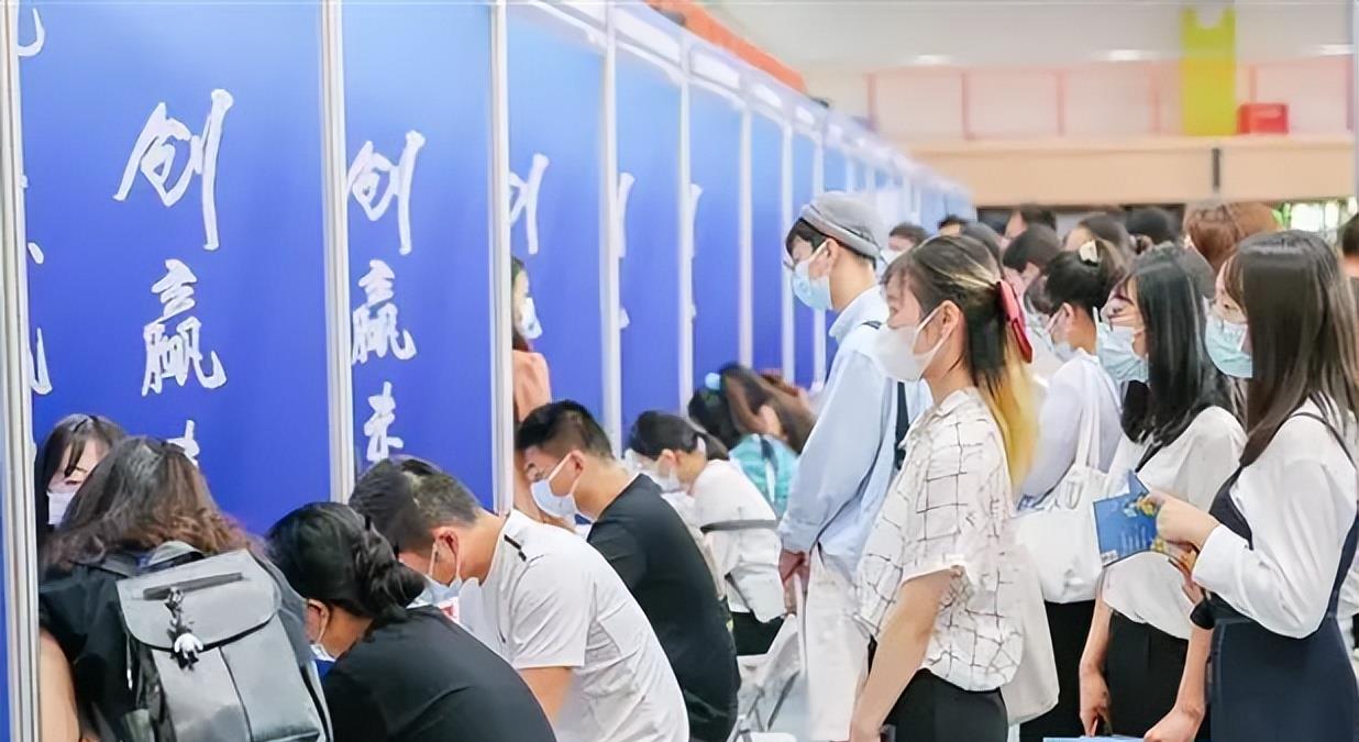 中暑|结果不会陪你演戏，大学生的几种“假努力”，对求职的作用很有限