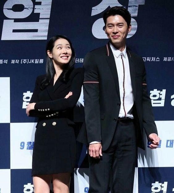 玄彬|孙艺珍宴上被劝酒，玄彬黑骑士举动霸气护妻！在孙艺珍面前变幼稚男