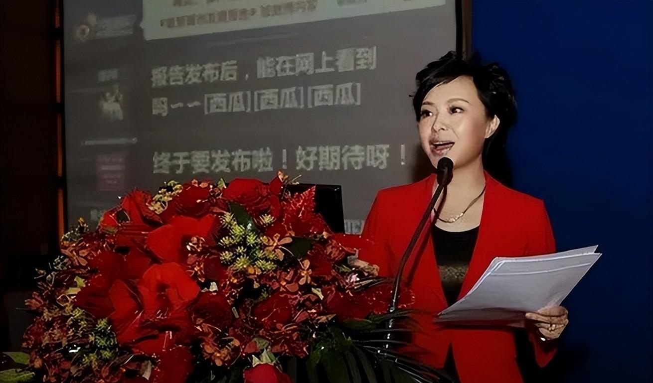 主持人|上海金牌主持叶蓉：低调复出后越发优雅端庄，女儿已经11岁