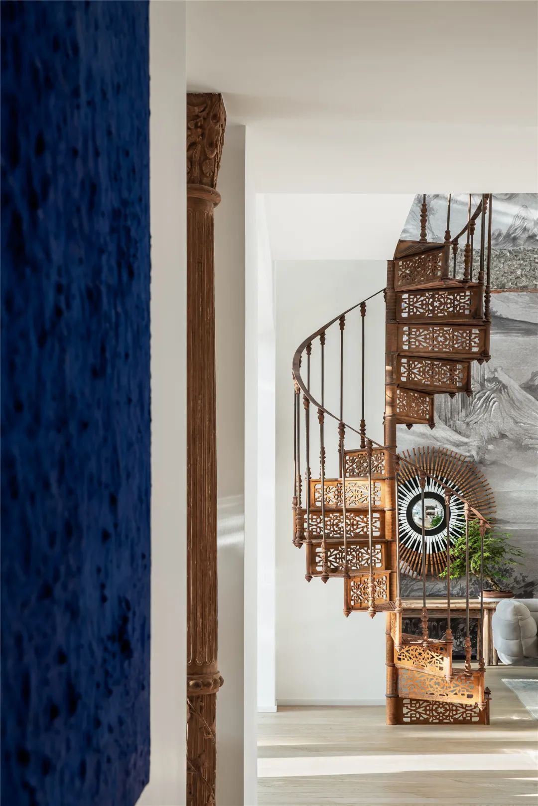 珠江新城|在欧洲回收工地废铁,带回900平艺术别墅