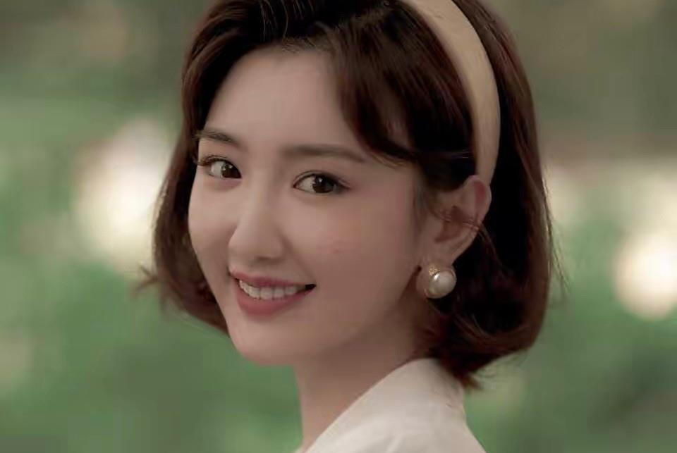 赵丽颖|85花近况尴尬？赵丽颖转型难，刘诗诗演技被嘲，唐嫣2年未拍戏