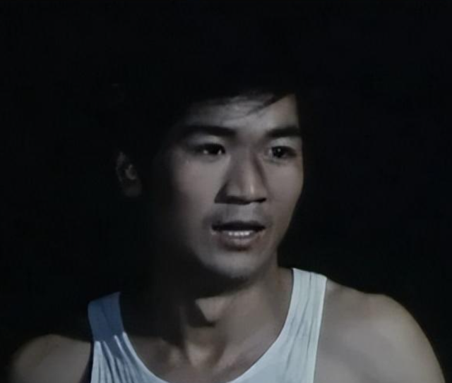 张国立|罗秀春：花7年捧红张国立，离婚后和儿子抱头痛哭，如今怎样了