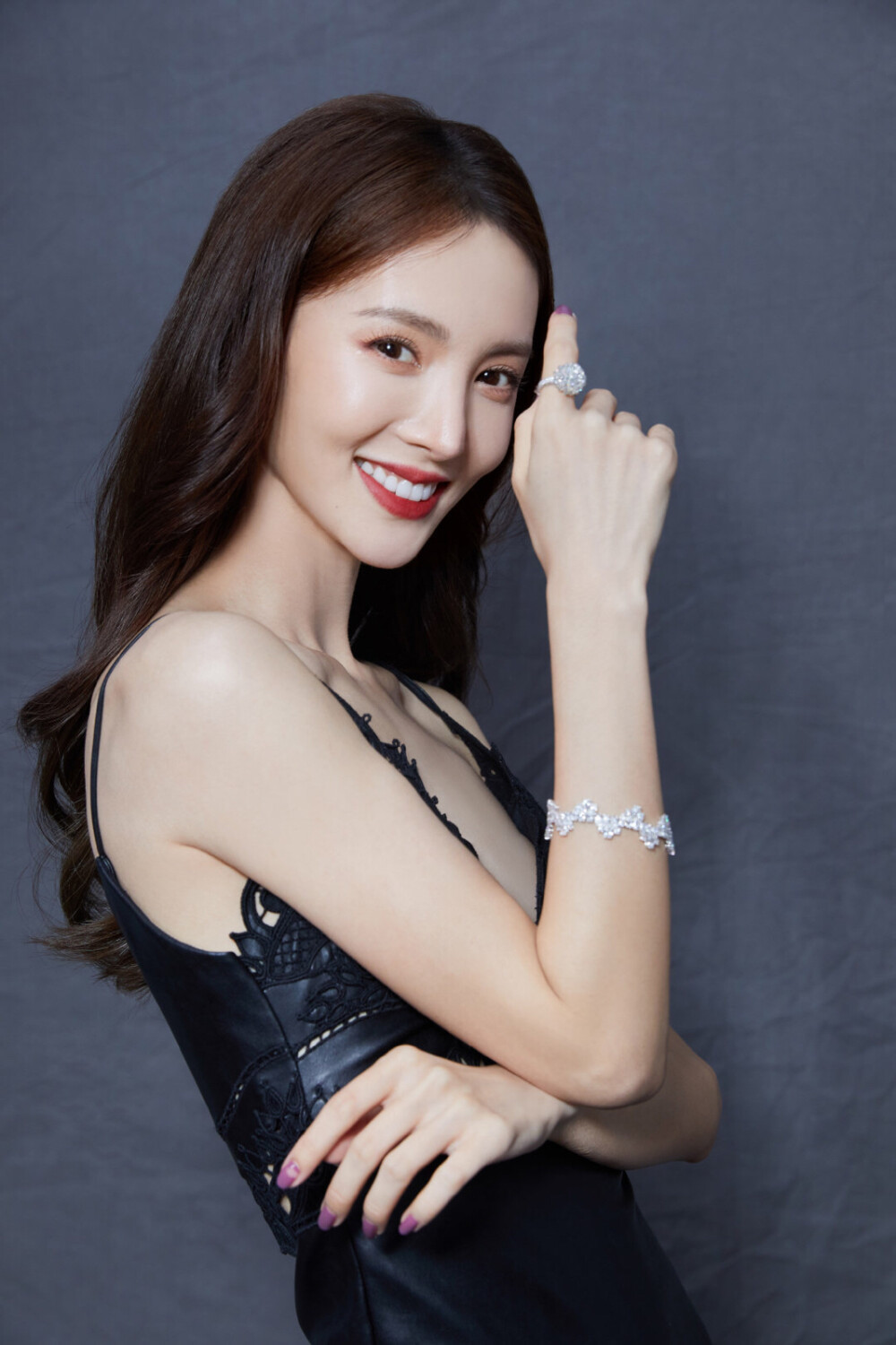 郑元畅|遭封杀,被抛弃,经历6年黑暗时光终走出来,今30岁活成大女主