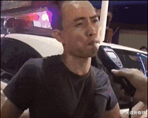 疯狂 “媳妇买了件连体裤想给我个惊喜，回家后差点跪了”哈哈哈这是惊吓！