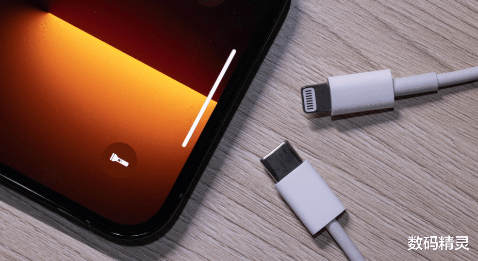 苹果|iPhone 15 C口要MFI认证，亏苹果做的出来！