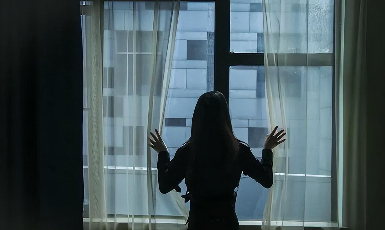 |2010年,富豪娶到昔日女神,婚后却生不如死:她不正常,我要离婚