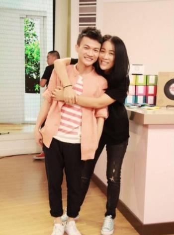 周深|从被那英瞧不上，到6年后将她击败，周深都经历了啥？