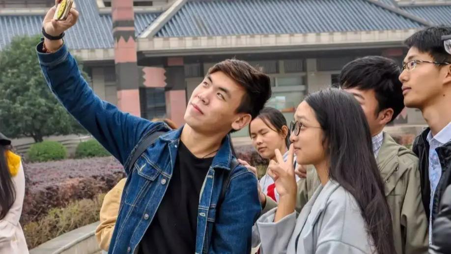 高校|这5座城市三无家庭考生慎选，大都市再有吸引力，未必适合读大学