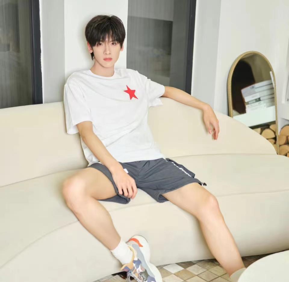 翟潇闻|陈哲远翟潇闻被业内看成“待火小生”，从他们的表现看，确实如此