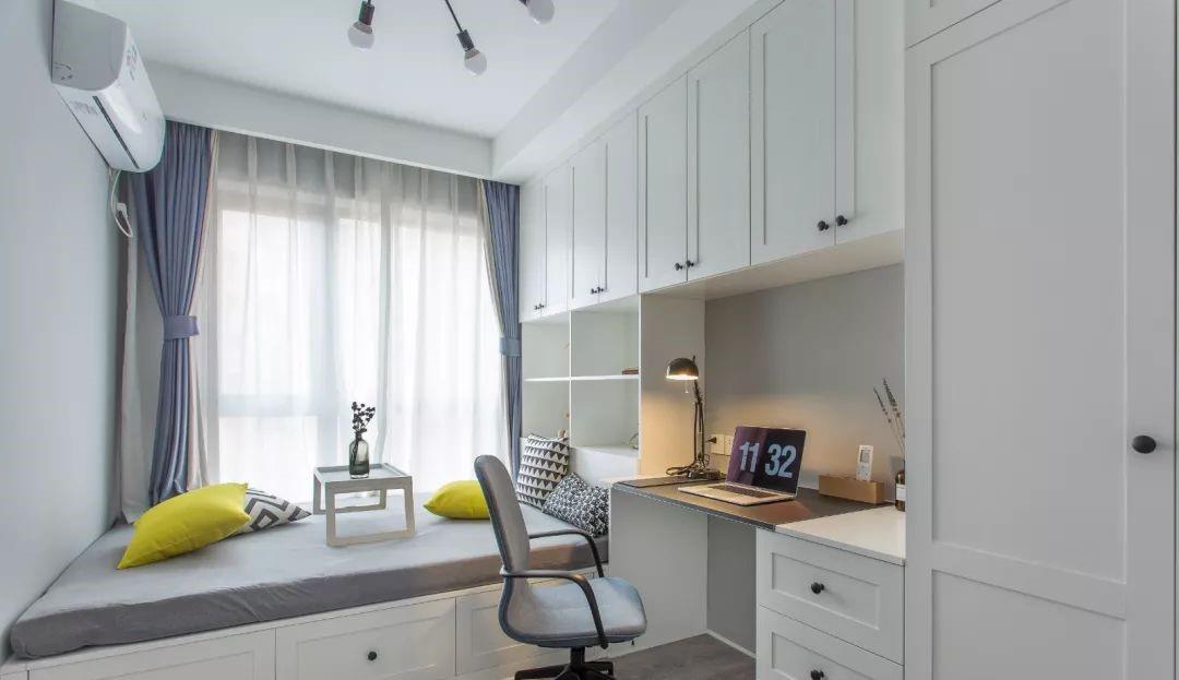 不到1㎡的旮旯,居然装出迷你衣帽间,你一定要来看看!