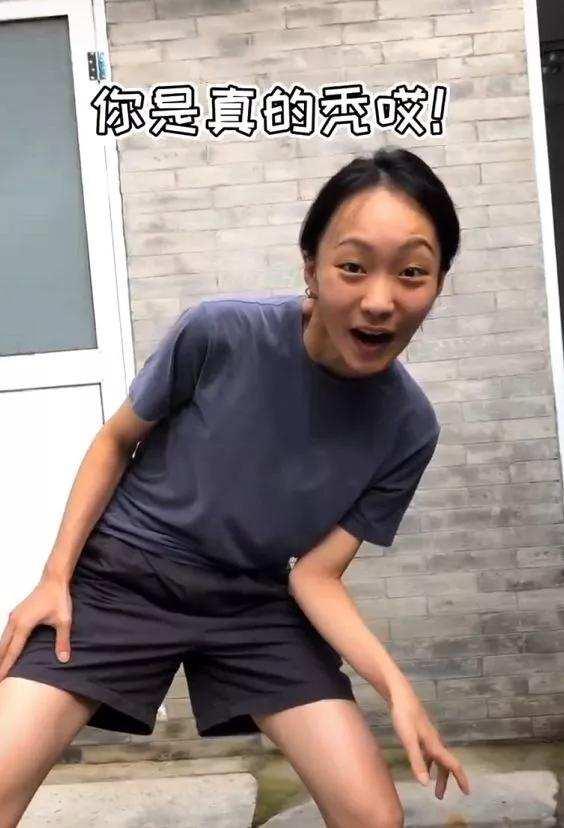 邵雨轩|25岁江苏女孩拍视频成网红,一条视频报价50万,轻松年入3000万