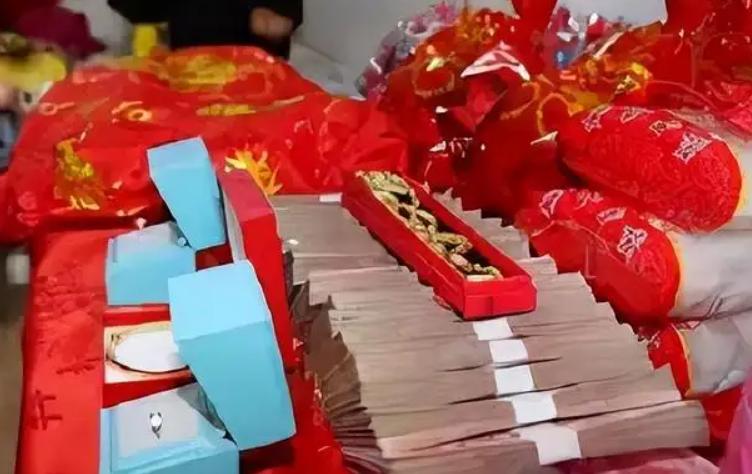 回顾 浙江男子约两位姑妈家中做客,吃完饭后,将二人砌入水泥墩