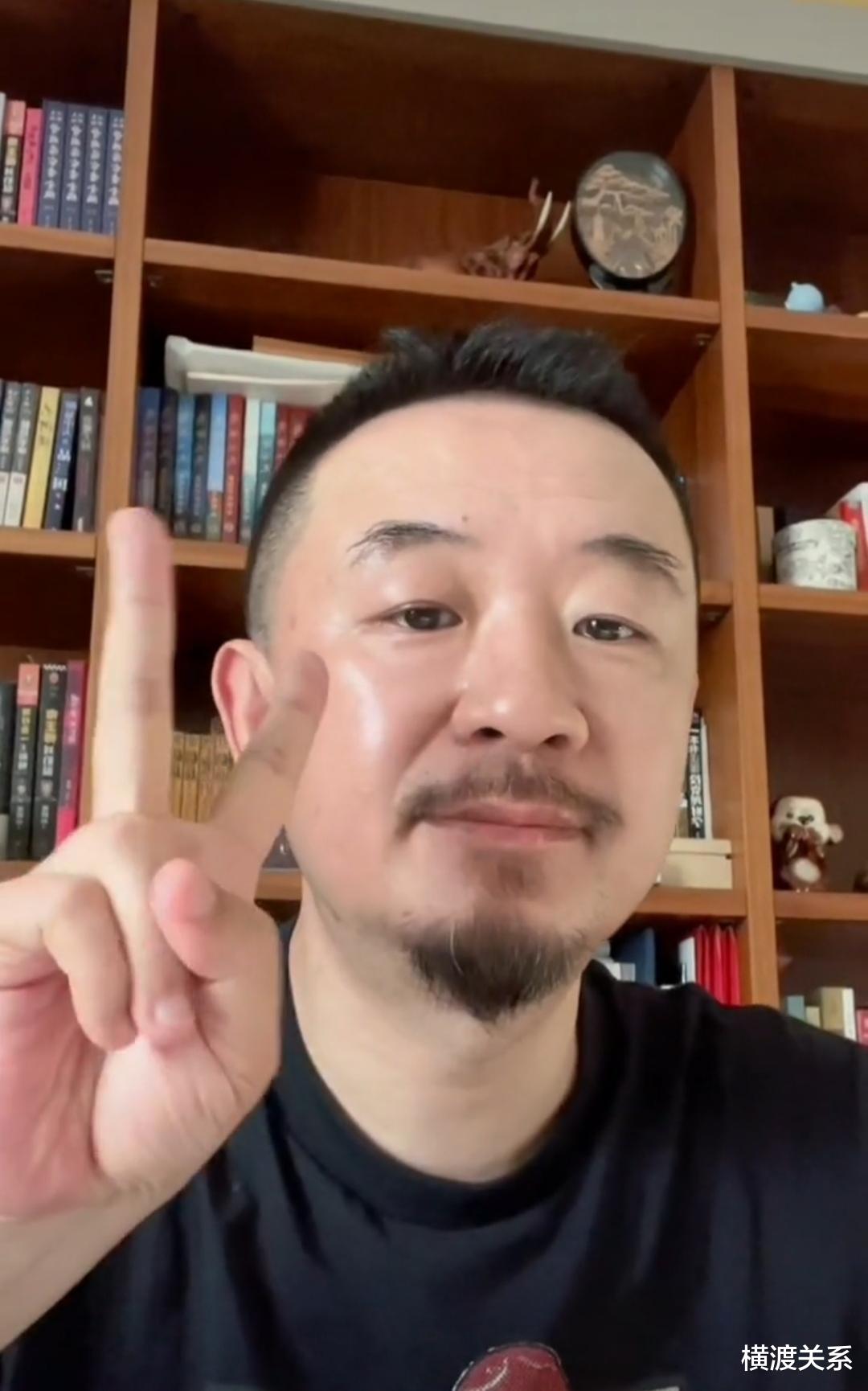 姐姐|45岁黄海波晒近况，满脸憔悴胡子拉碴不修边幅，退圈后生活单一在家看娃